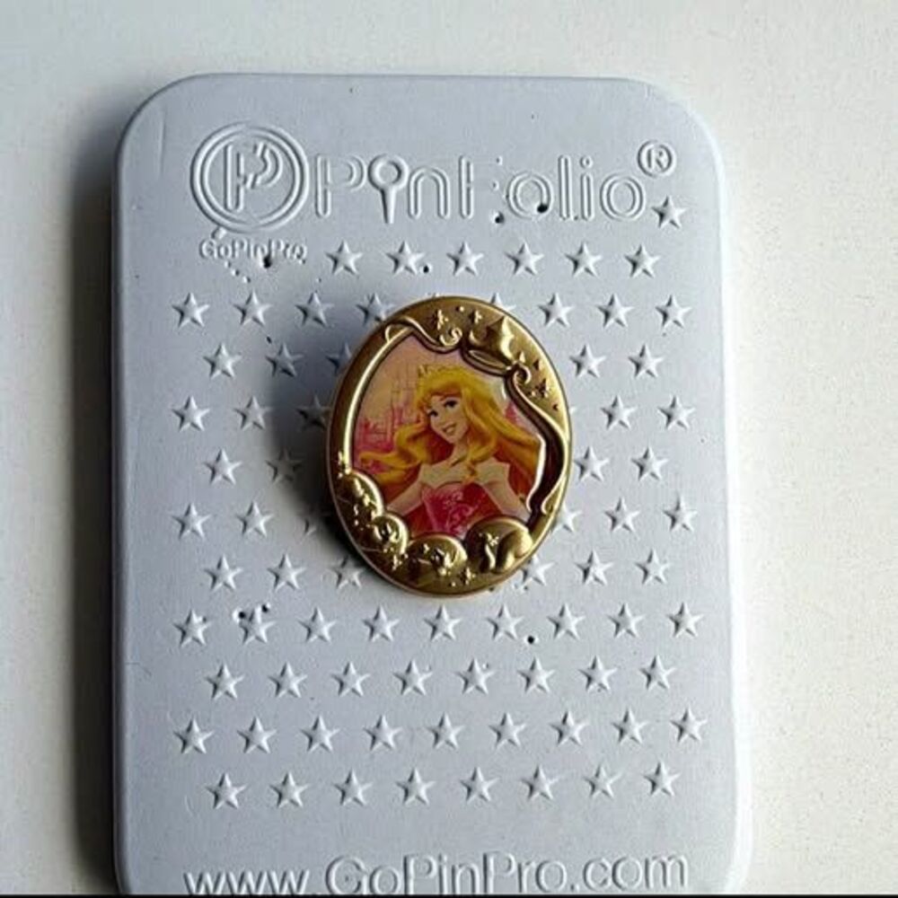 Disney Princess Aurora Sleeping Beauty Trading Pin